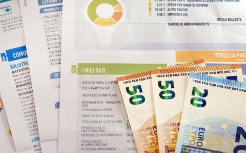 Energia elettrica in testa ai rincari: seguono rame, alluminio e ferro