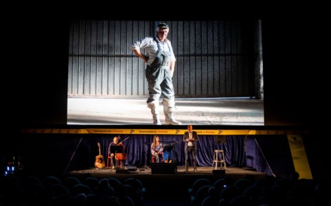 “Penuria Padana”: il monologo musicale di Stefano Liberti arriva a Varese