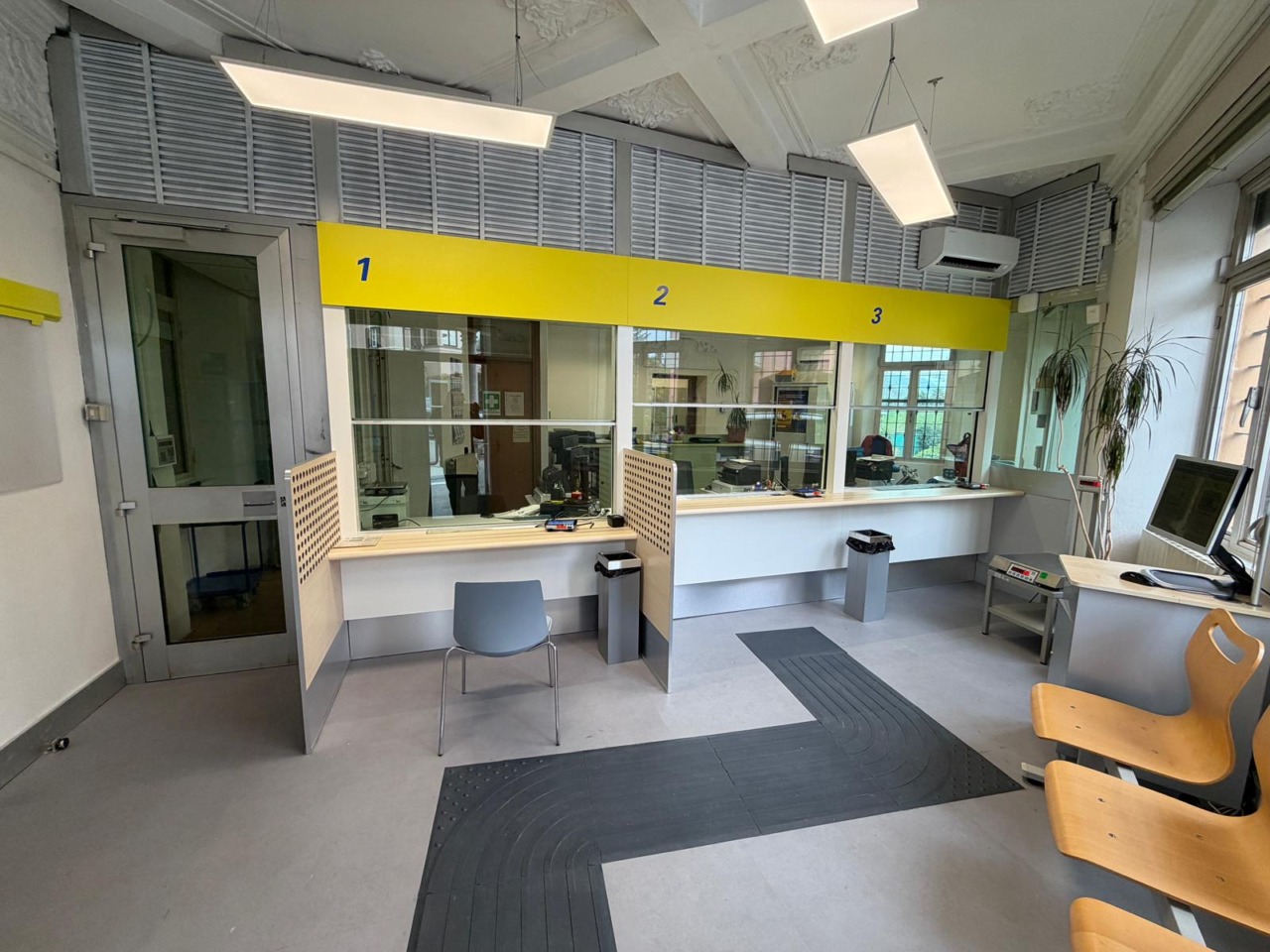 Riapertura degli uffici postali di Maccagno e Porto Ceresio