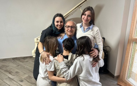 Vincenzo Esposito, Direttore dell’ufficio postale e padre eccezionale