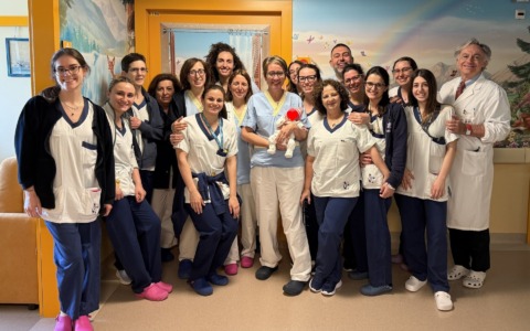 A., prematura e fragile, finalmente a casa dopo tre mesi di lotta