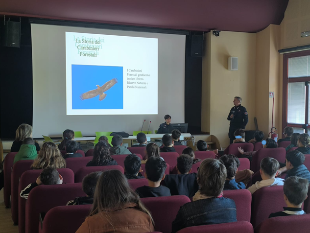 Carabinieri e studenti: un incontro su legalità e ambiente