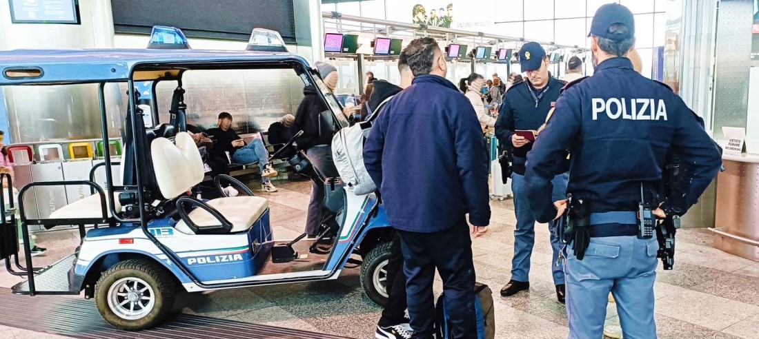 Cittadino albanese arrestato a Malpensa con pistola e targhe clonate