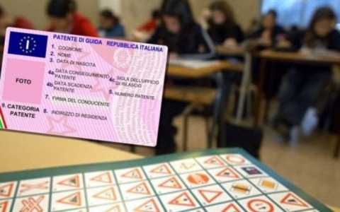 Denunciato un 32enne egiziano per uso di microcamera e auricolare all’esame di guida