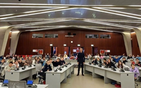 Gli alunni di quinta della Scuola Primaria di Misinto visitano Palazzo Pirelli