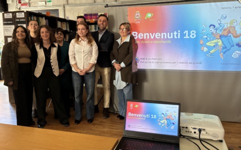 Il Comune di Saronno presenta la Costituzione ai neo diciottenni