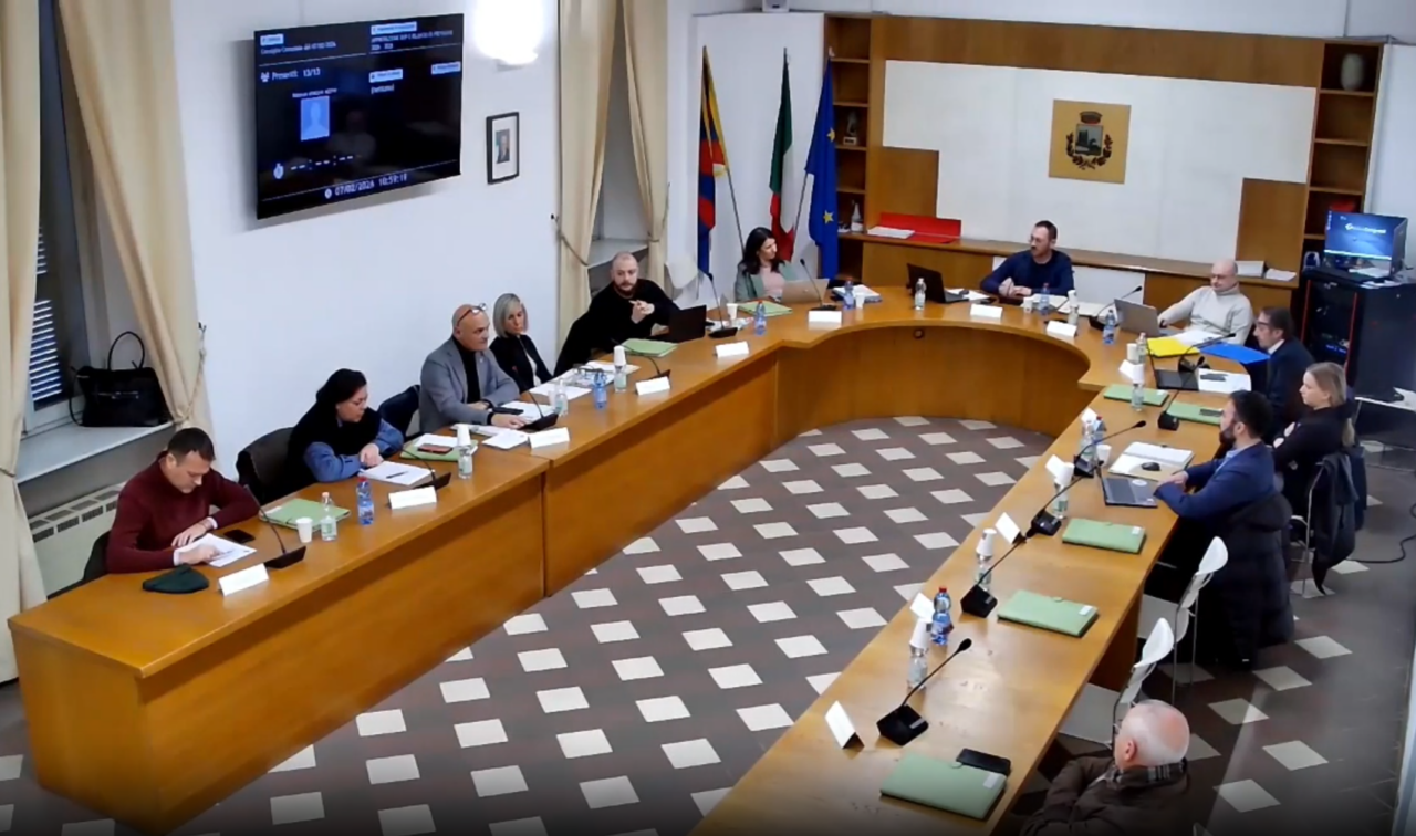 Il Presidente del Consiglio Comunale di Caronno Pertusella si scusa per una bestemmia in seduta