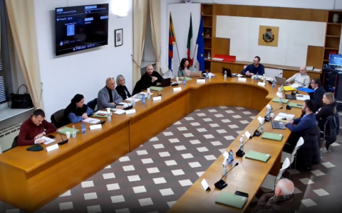 Il Presidente del Consiglio Comunale di Caronno Pertusella si scusa per una bestemmia in seduta