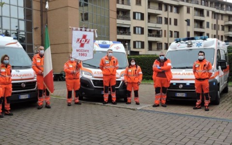 Il Sos insegna l’uso del defibrillatore