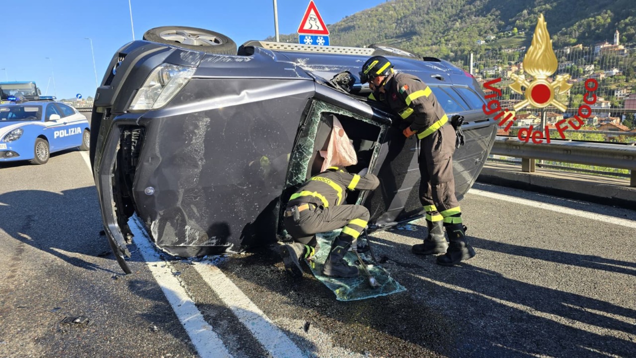 Incidente all’ingresso dell’autostrada A9: intervento dei Vigili del Fuoco