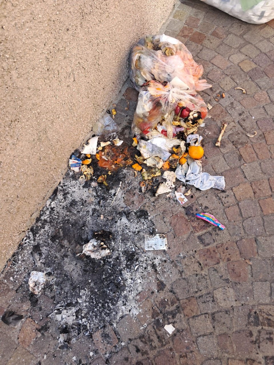 Minorenne incendiario incastrato dalle telecamere a Mozzate