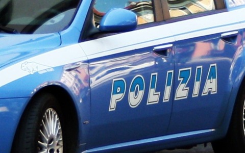 Polizia arresta ladro dopo furto al supermercato di Varese