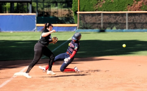 Softball A1: Saronno inarrestabile, Caronno lotta ma cede a Bollate