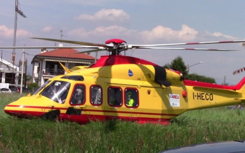 Uomo di 50 anni cade dal tetto di un capannone