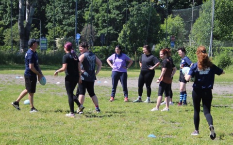 Il Saronno Rugby coinvolge le mamme in un allenamento speciale