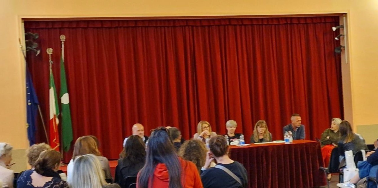Incontro sulla mensa scolastica a Olgiate Olona: genitori, Comune e scuola dialogano