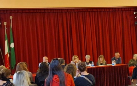 Incontro sulla mensa scolastica a Olgiate Olona: genitori, Comune e scuola dialogano