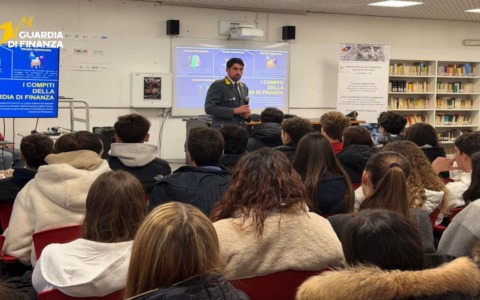 La Guardia di Finanza promuove l’educazione alla legalità economica nelle scuole