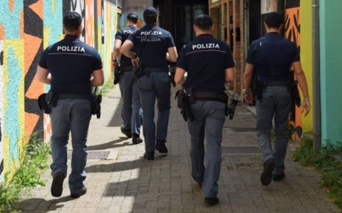 Operazione della Polizia a Varese: espulsione e denunce per irregolarità