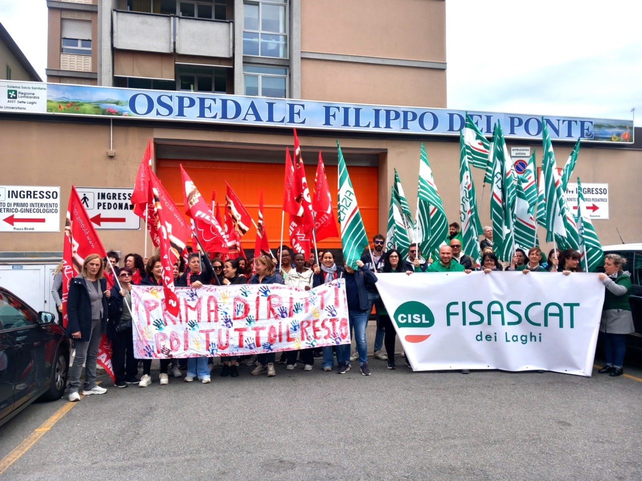 Protesta dei lavoratori delle pulizie all’ospedale del Ponte di Varese