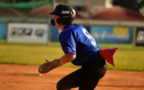 Saronno domina nel derby contro Bollate