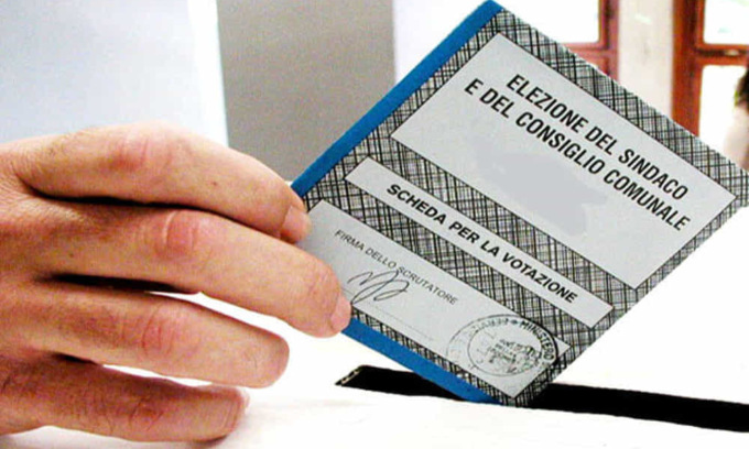Ultimi preparativi per le elezioni: cittadini pronti a esprimere la loro voce