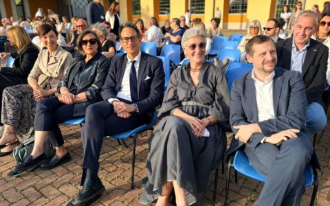 “Vesto il mio io”: la cura oncologica si trasforma in un abito personalizzato