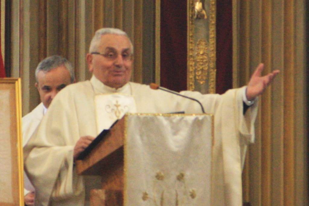 Addio a don Piero Roveda, un sacerdote dedicato alle comunità