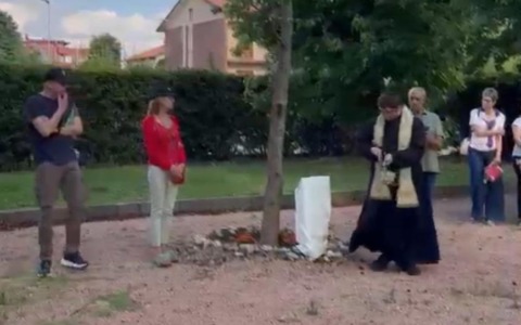 Benedizione di un albero in memoria di don Giovanni Proserpio