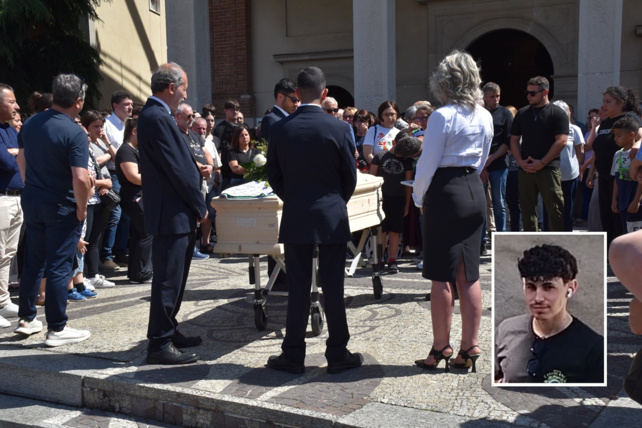 Cislago si ferma per dare l’addio a Nicolò “Nik” Vergani