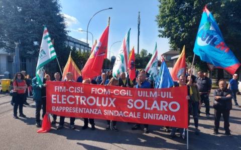 Crisi Electrolux, corteo e assemblea pubblica contro i licenziamenti