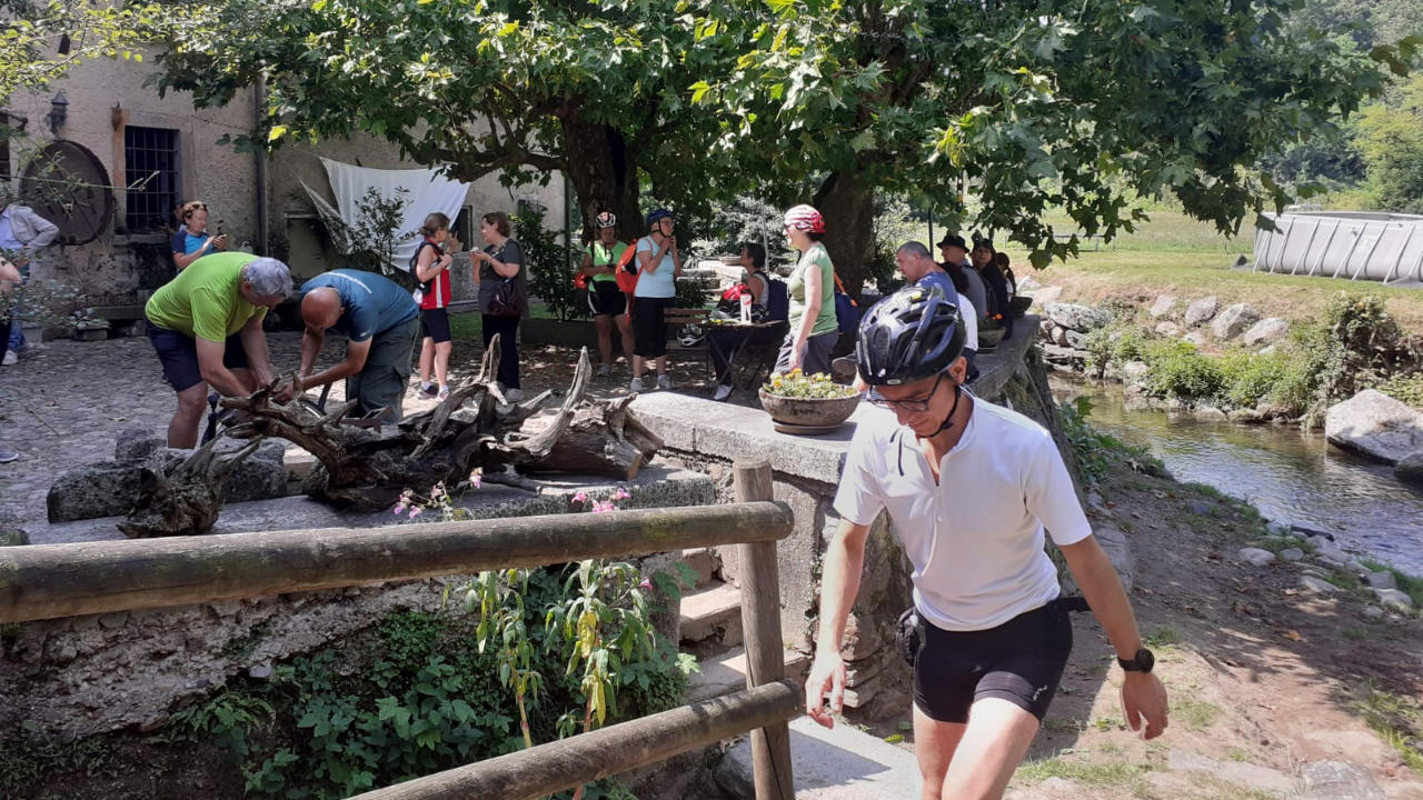 Escursione in bicicletta dal Mulino del Trotto a Castiglione Olona
