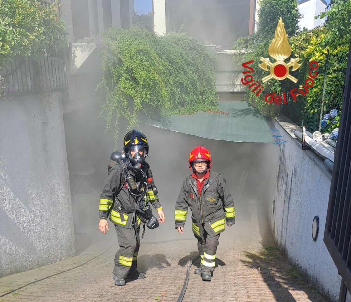 Incendio in una cantina a Mozzate, pronti i Vigili del Fuoco