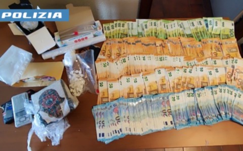 Operazione antidroga a Castelseprio: arrestato pusher con cocaina e 40mila euro