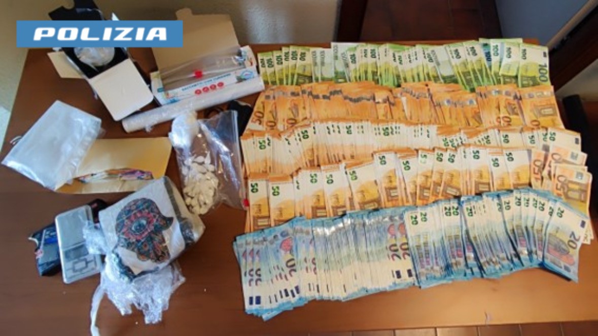 Operazione antidroga a Castelseprio: arrestato pusher con cocaina e 40mila euro