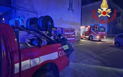 Tragedia a Lomazzo: un 70enne perde la vita in un incendio condominiale