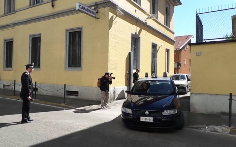 Un sedicenne arrestato per accoltellamento durante una rapina a Saronno