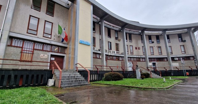Aggressione in bar e negozio etnico: arrestato uno straniero in fuga dai domiciliari