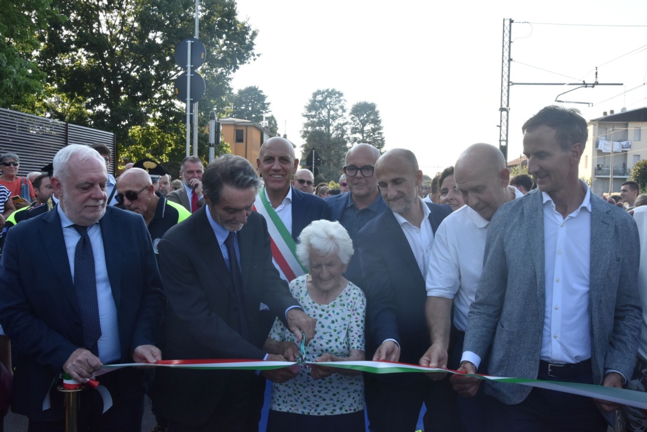 Apertura del nuovo sottopasso a Locate Varesino: addio al passaggio a livello di via Alle Valli