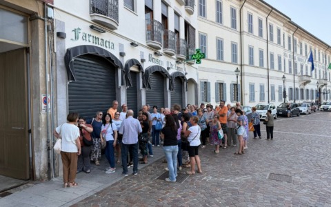 Cittadini in coda per la nuova dottoressa a Turate