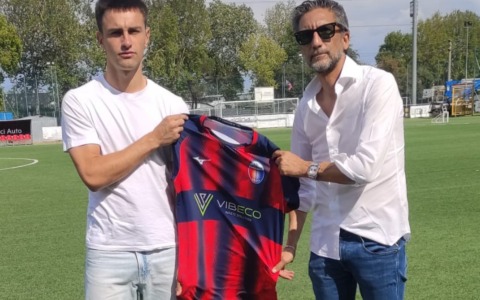 Paolo Pisan si unisce alla Caronnese: obiettivi ambiziosi per il difensore