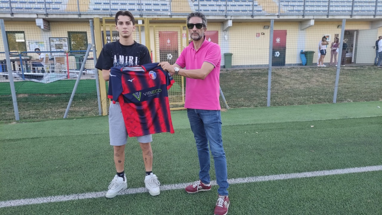 Riccardo Pliscovaz, nuovo attaccante della Caronnese: ambizione e organizzazione in primo piano