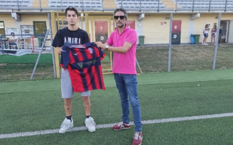 Riccardo Pliscovaz, nuovo attaccante della Caronnese: ambizione e organizzazione in primo piano