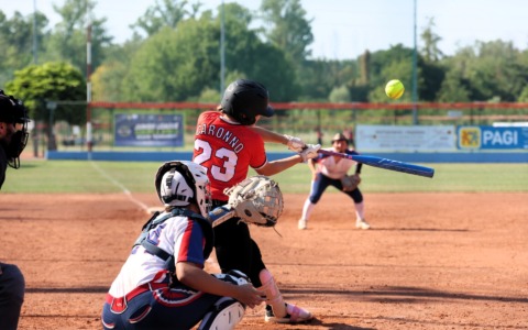 Serie A1 Softball: Saronno conquista Macerata, pareggio nel derby tra Bollate e Caronno