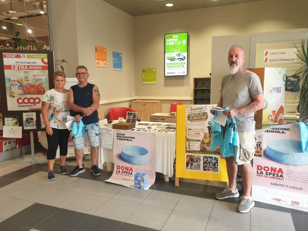 Tradate: oltre 200 kg di cibo donati per animali bisognosi