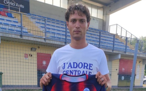 Caronnese, ecco Davide Bernacchi: rinforzo in difesa