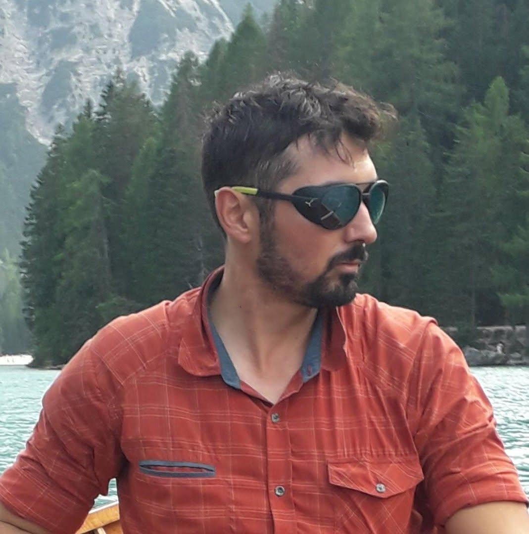 Investito da un ex fidanzato geloso, muore motociclista di 36 anni