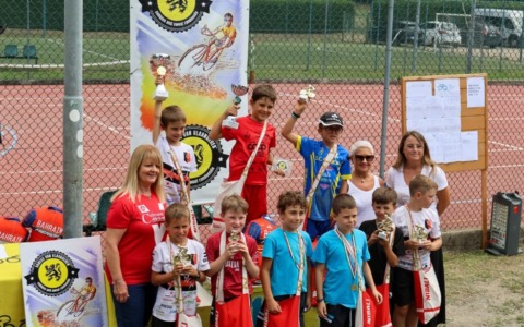 Varese van Vlaanderen Kids: i giovani ciclisti brillano ad Orino
